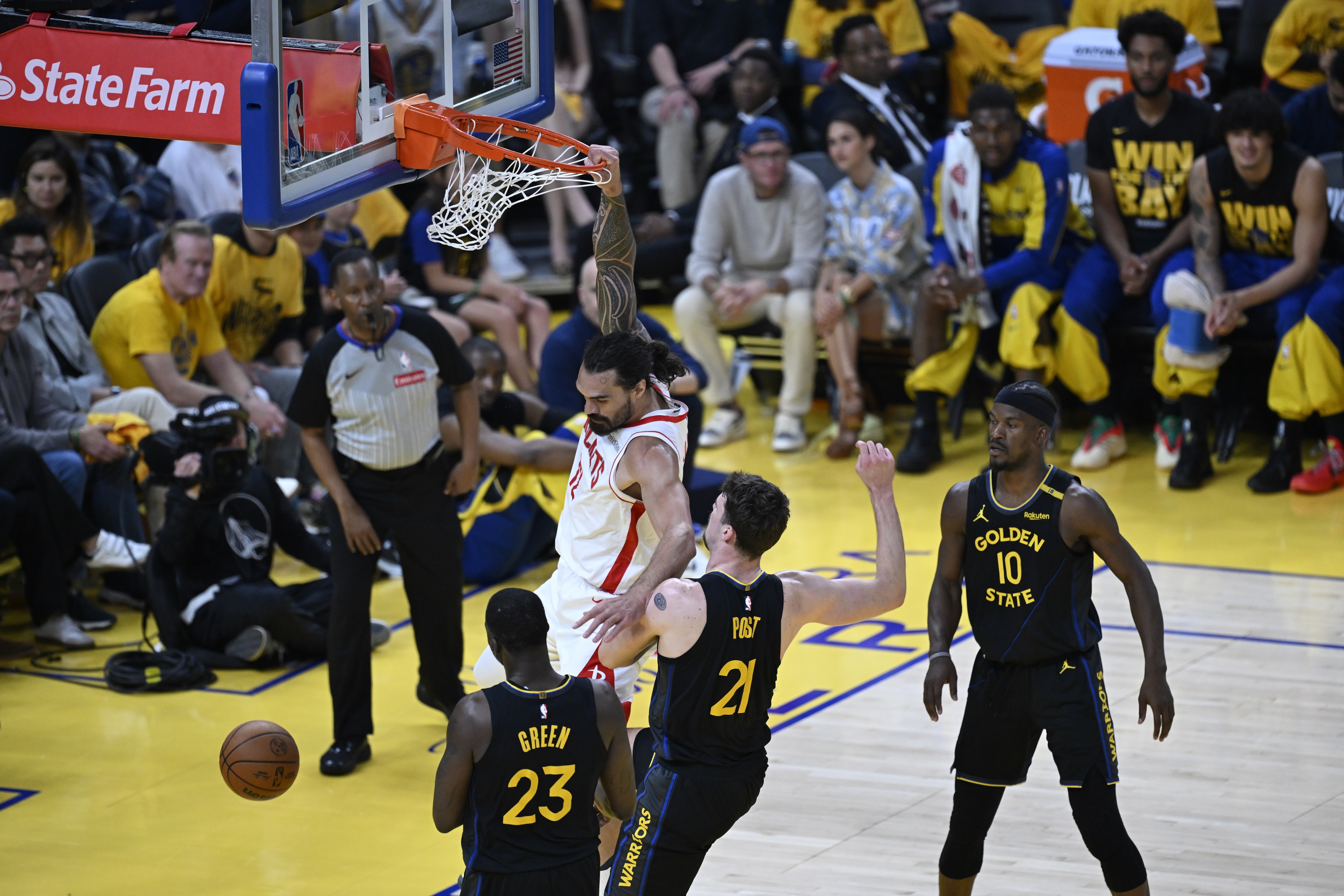 九游体育-哈登离队后火箭险胜马刺